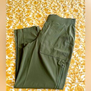 NEW Athleta Brooklyn Mid Rise Ankle Utility Pant - Size 10